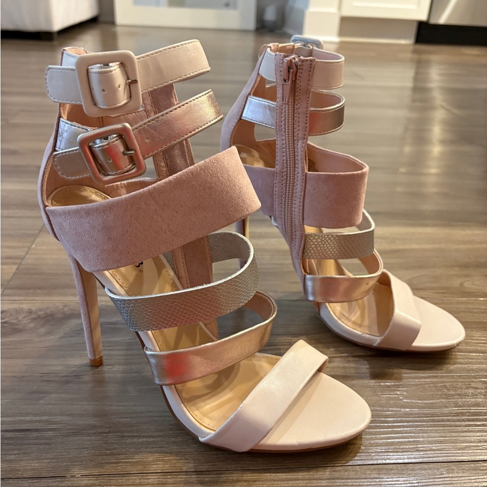 Heeled cutout heel size 8.5